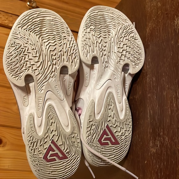 Really good pair of Nike Zoom Freak 4. - Picture 2 of 3